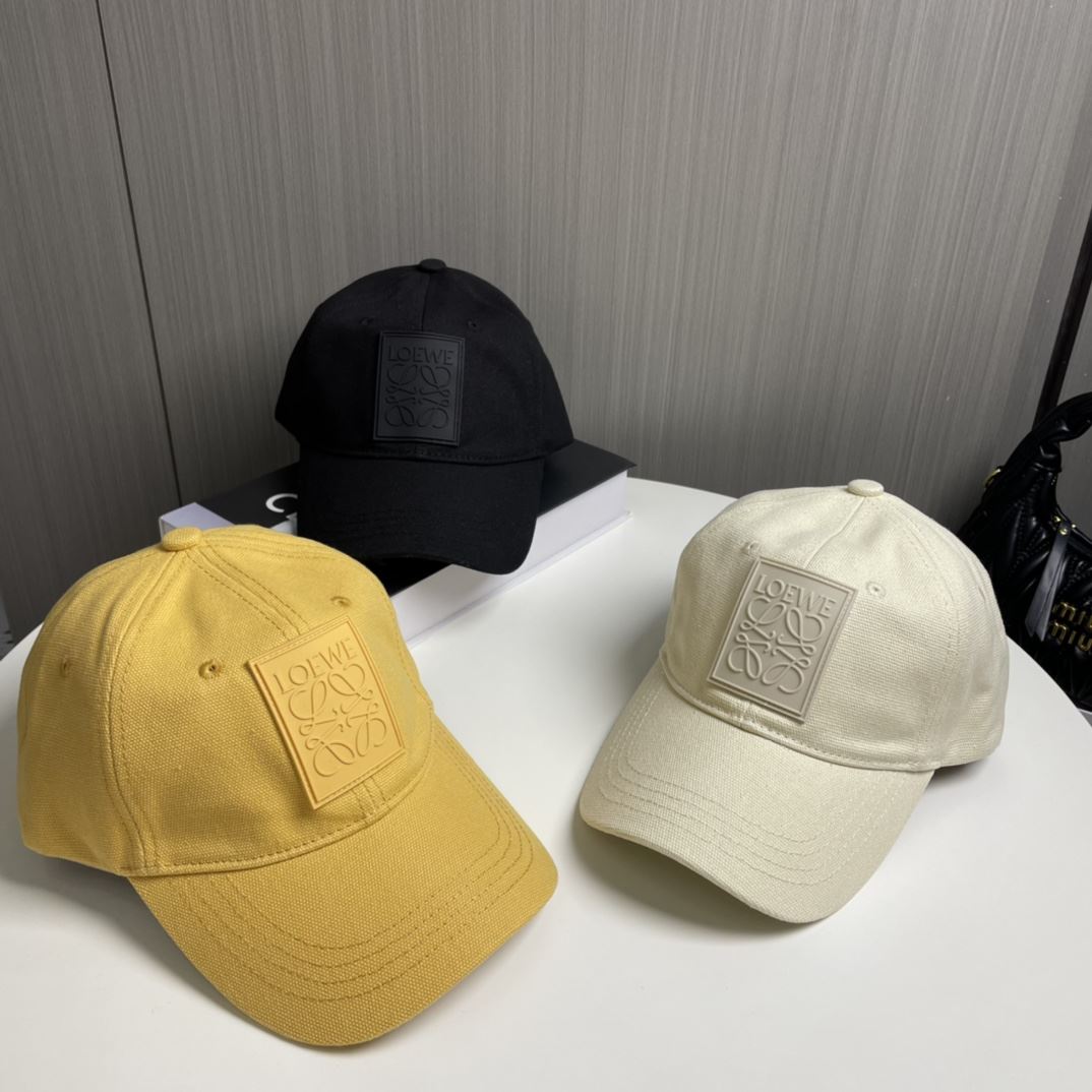 Loewe Caps